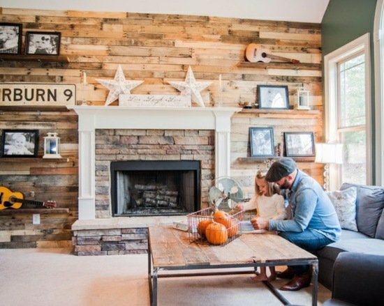 Drevený paletový stôl si postavte vlastnú obývačku