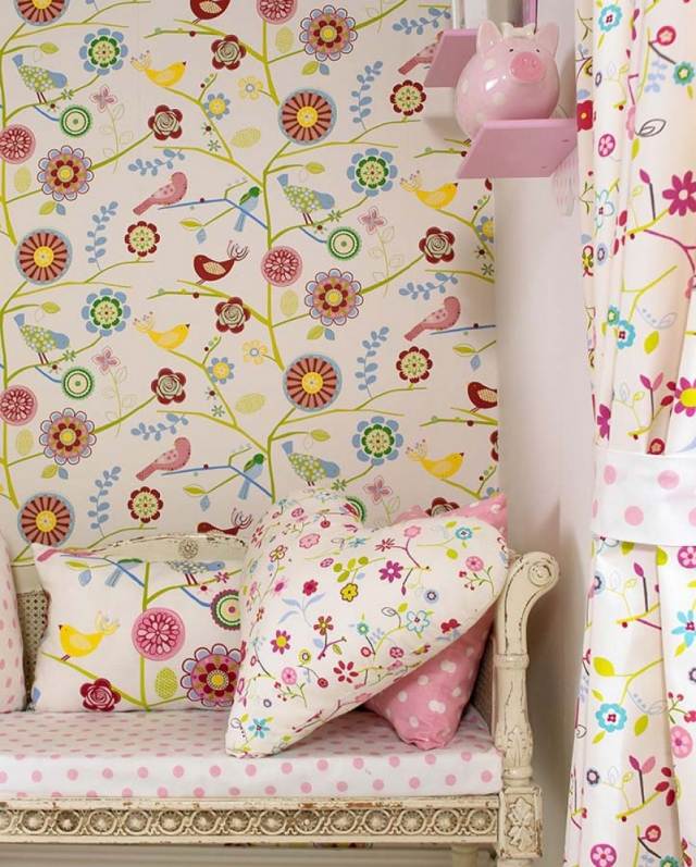 nápady na tapety pre detskú izbu dievča kvetina matka vták pestré