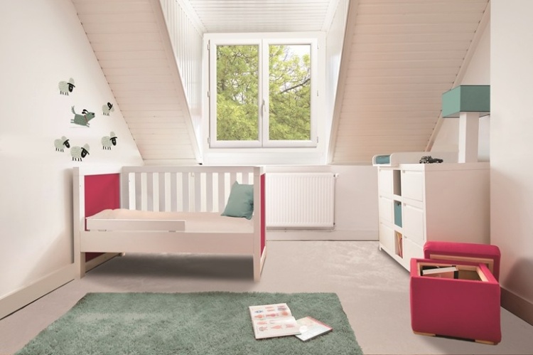 kabrioletová postieľka vhodná pre malé slečny drevena-detska postielka-kabriolet-dievcata-izba-ALICE-PAZAPAS