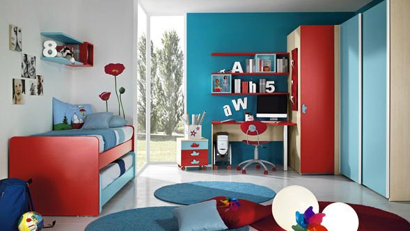 dvaja chlapci detská izba červené modré koberce Colombini