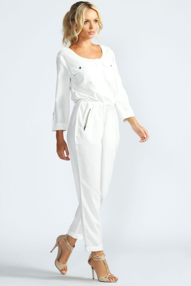 ležérny outfit úplne v bielej farbe all-in-white-outfit-ležérne-nohavice-blúzka