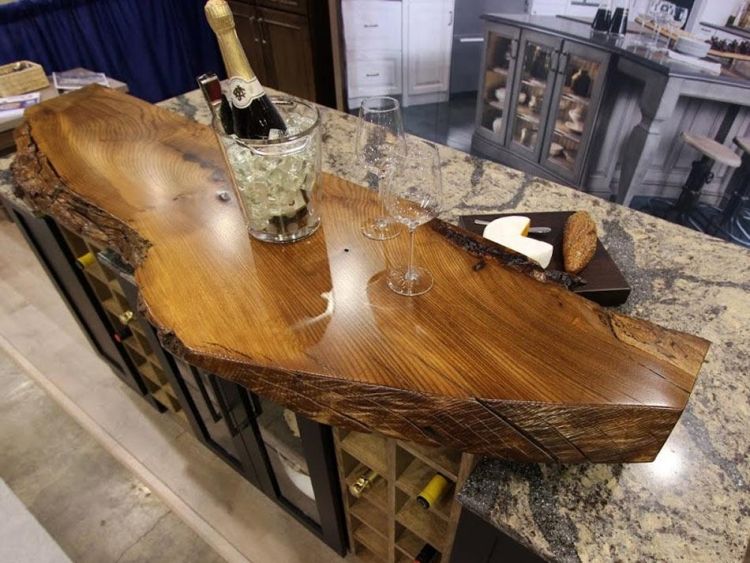 atraktívna drevená pracovná doska aj ako dekoračný prvok Pultová doska-kuchyňa-kúpeľňa-drevo-prírodný kameň-ušľachtilá-skrinka na víno-kuchynský ostrov