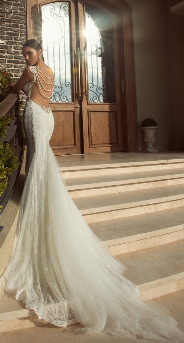 veľmi elegantné šaty s ozdobou chrbta vlaku romantické-svadobné-šaty-nápad-vláčik-móda