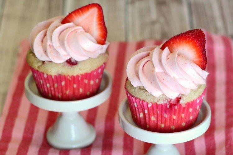 cupcakes-recepty-vegan-jahody-vanilka-jednoduche-leto-inspiracia