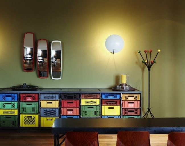 25 -hodinový hotelový dizajn hamburgerových ovocných debničiek farebných kusov nábytku 25 hodinové hotelové hamburgery na ovocie a zeleninu, farebné kusy nábytku