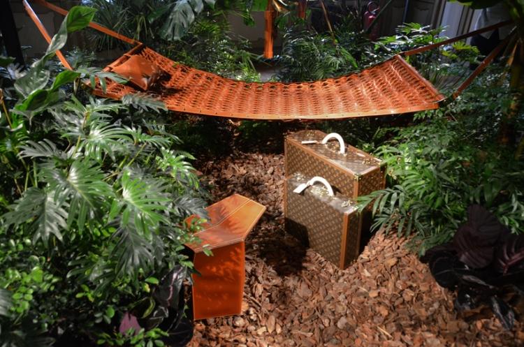 louis-vuitton-designermoebel-objet-nomades-2015-hangematte-taburet-atelier-oi