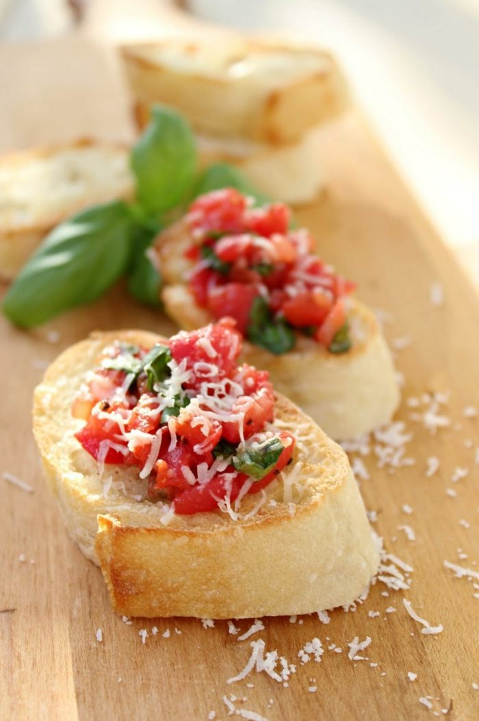 Paradajka, syr a bazalka bruschetta