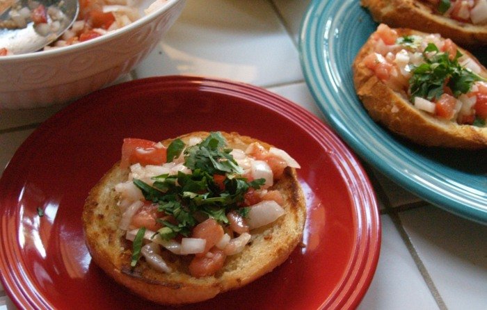 Kocka-Bruschetta-s-paradajkami