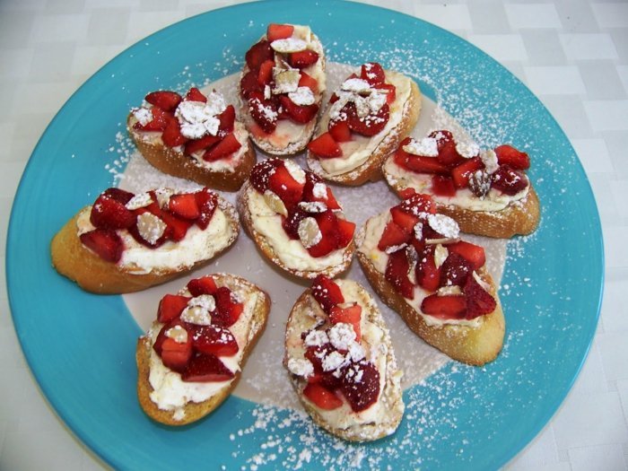 sladká bruschetta s jahodami
