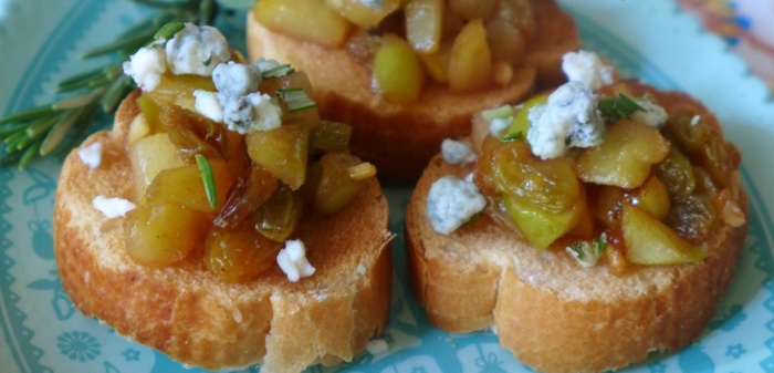 Čatníkové predjedlá s hrozienkami a hruškami