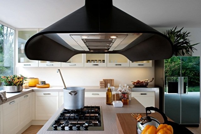 Odsávače pár sú navrhnuté z čierneho mramoru regulačného elmaru