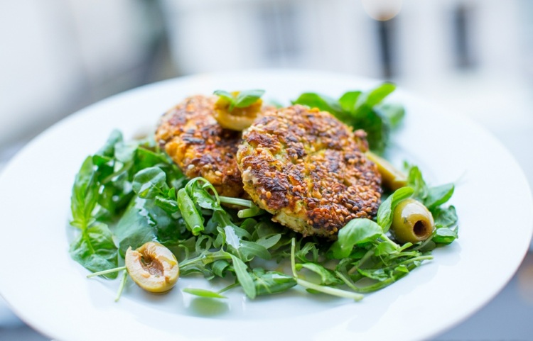 fitness recepty burger-brokolica-hrach-vegetariánske-olivy