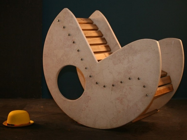 hojdacie kreslo drevo z prírodného kameňa DONDOLALDO Stonemotion hojdacie kreslo dizajn z prírodného kameňa drevo DONDOLALDO Stonemotion