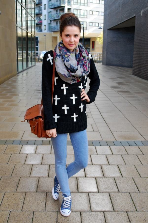 Variácie štýlu - dvakrát si omotajte široký šál okolo krku Štýl-variácie-zábal-široká-šatka-dvakrát-okolo krku