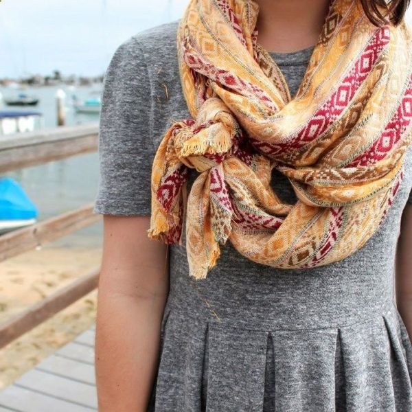 Nápady na techniky viazania na šály alebo viazané šály jesenné-doplnky-šatka-viazanie-metóda-viazané-šatky-peleríny