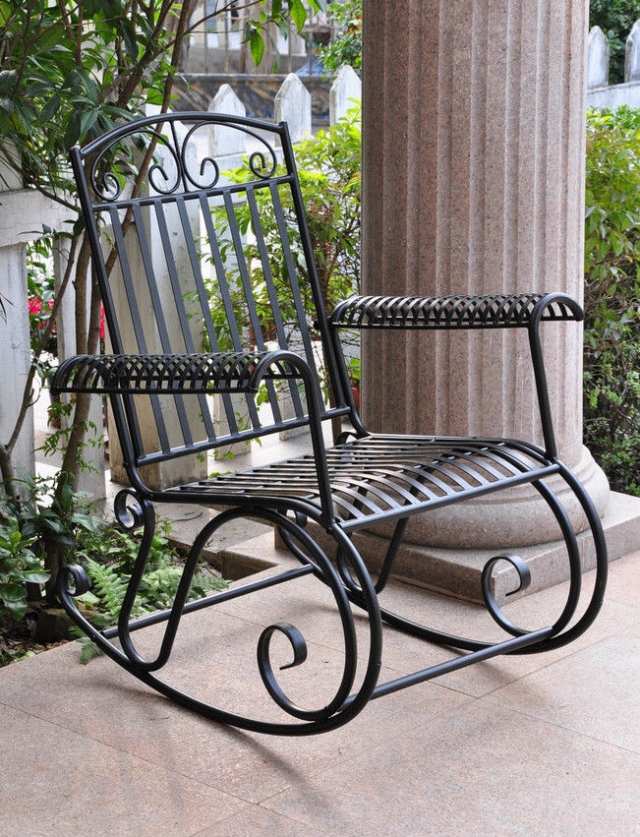 Kovaný záhradný nábytok hojdacie kreslo dizajn elegantný