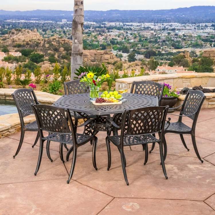 tepané železo-záhradný nábytok-terasa-čierna-moderný dizajn-výhľad