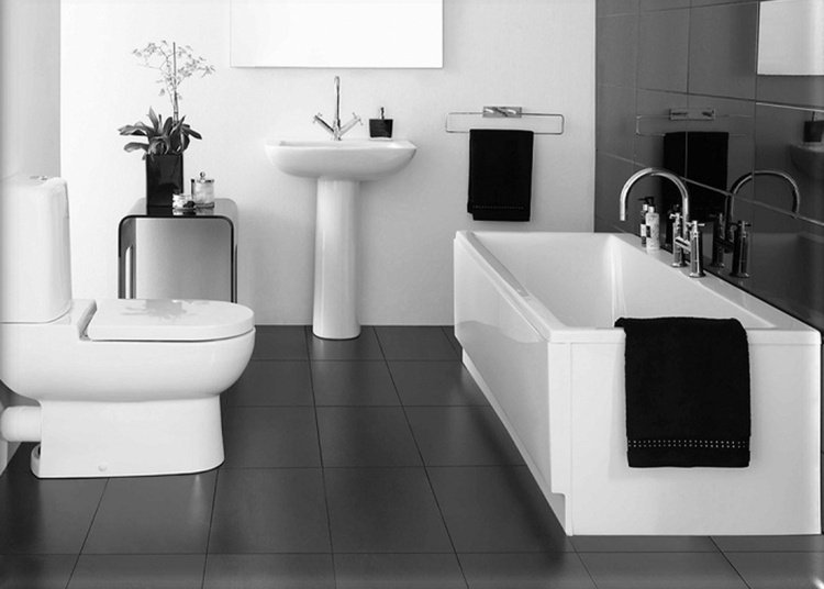 Monochromatický dizajn kúpeľne s čiernymi dlaždicami nápady na monochromatickú kúpeľňu WC s čiernou dlažbou