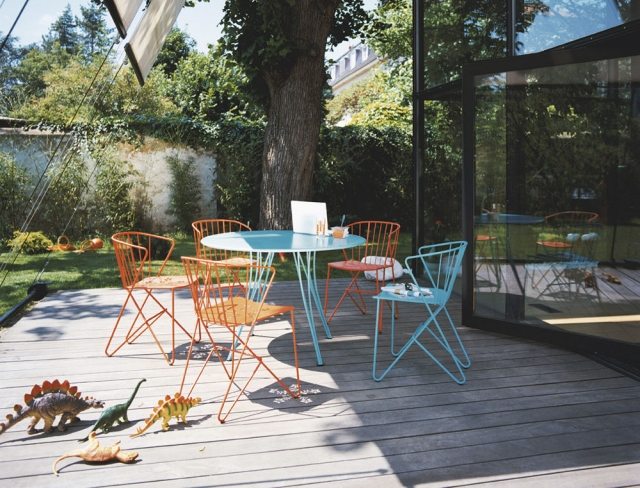 Kovové záhradné stoličky-farby viacfarebné-fermob FLOWER-Harald Guggnebichler Kovový záhradný nábytok ľahké stoličky fermob FLOWER-Harald Guggnebichler