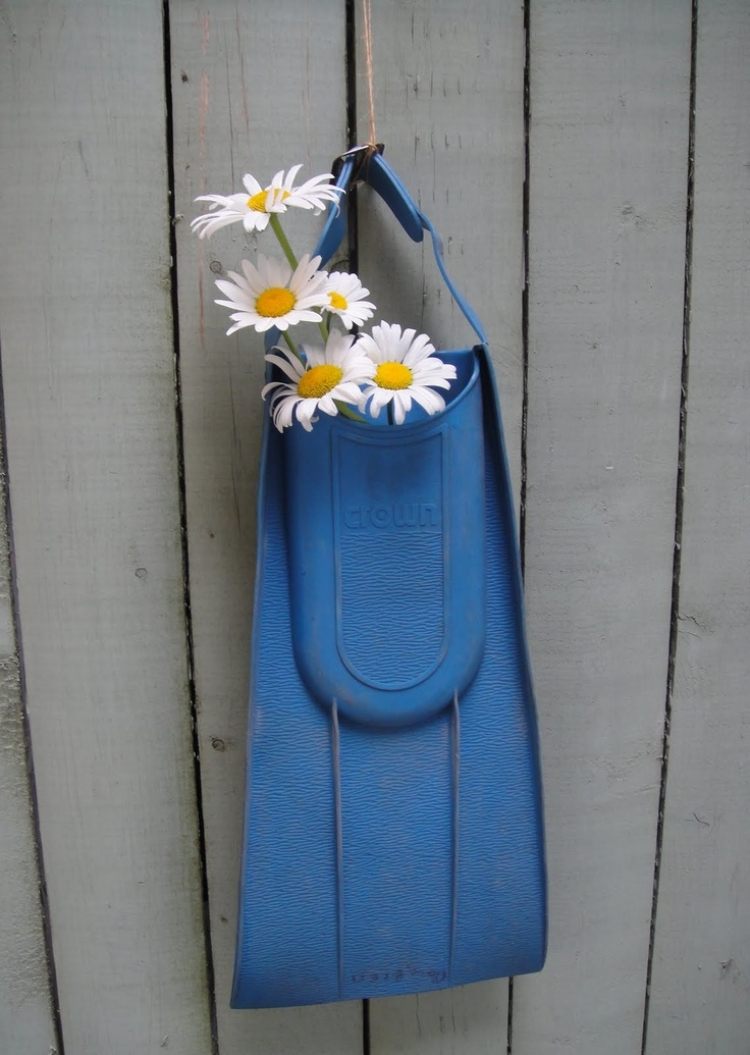 námorné-deko-nápady-plávanie-plutvy-záhradný-plot-margerity