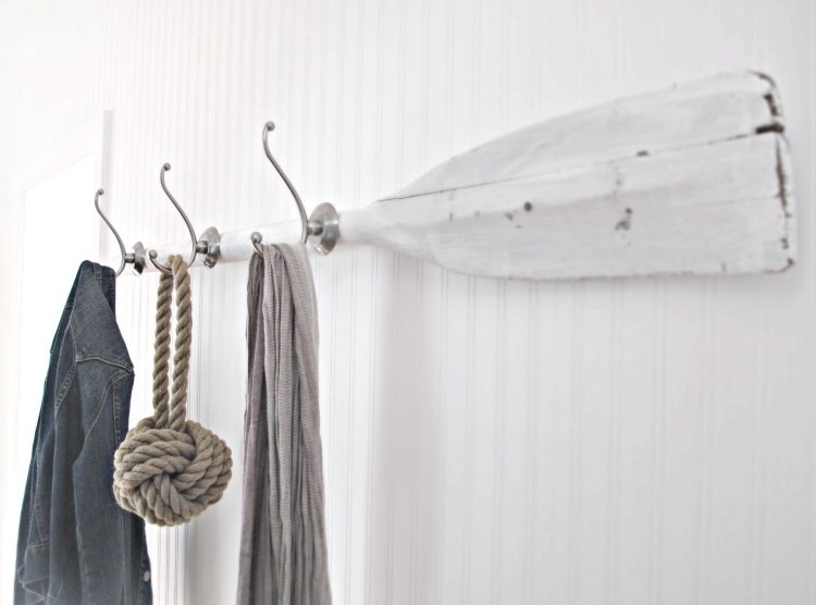 námorné-deko-nápady-pádlo-chodba-šatňa