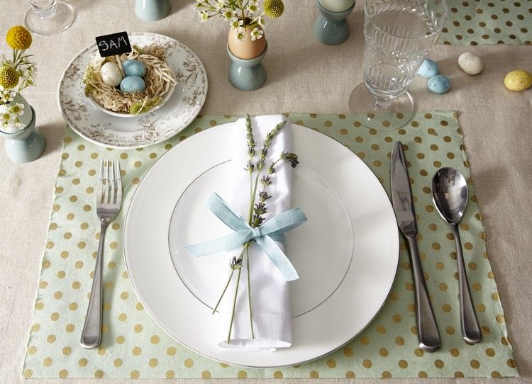 Veľkonočné dekorácie-nápady-dekorácia-stolu-veľkonočné brunch-miesto karty-veľkonočné hniezdo-kvety