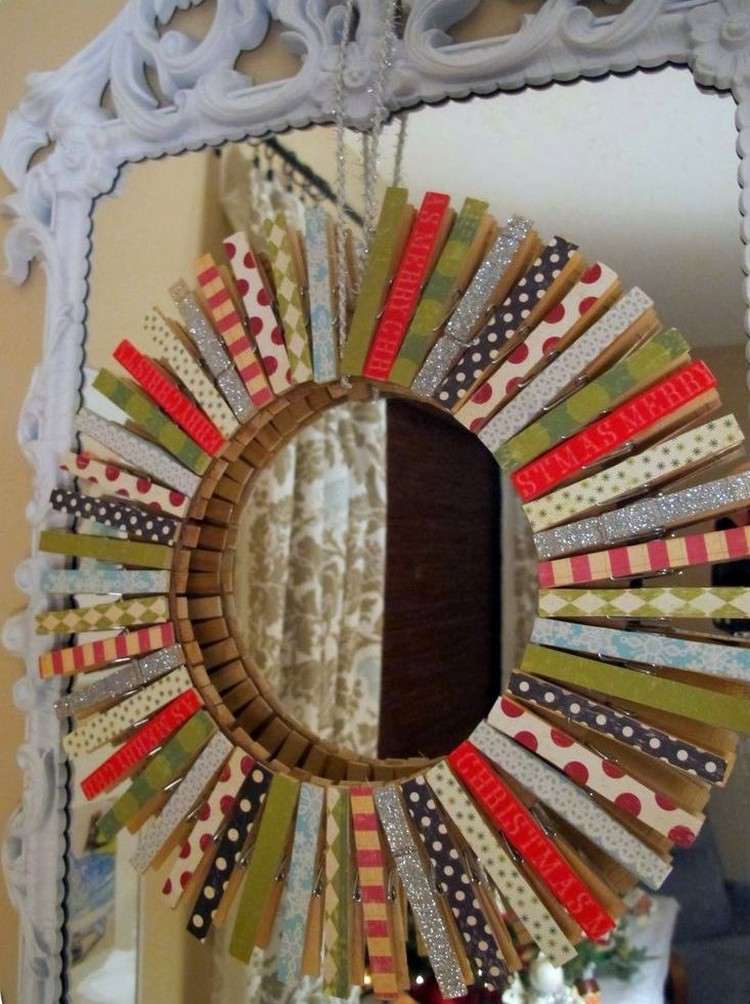 Vianočný veniec vyrobený z rôzne maľovaných štipcov na bielizeň Remeselné nápady-štipce na bielizeň-vianočný veniec-rôzne-vzory-farby