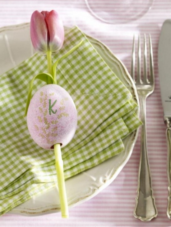 Obrúsky zdobia veľkonočné motívy jari