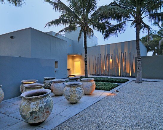 bambusové tyče dekorácia osvetlenie nápady trávnik palmy