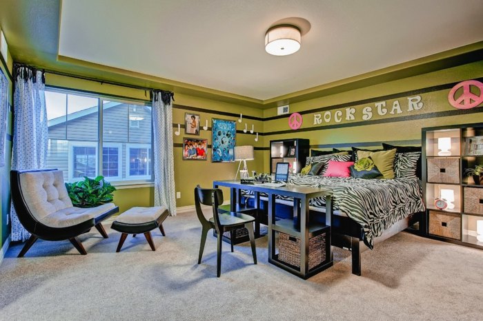 zelené pruhy nápady na dizajn steny, posteľ, dievča