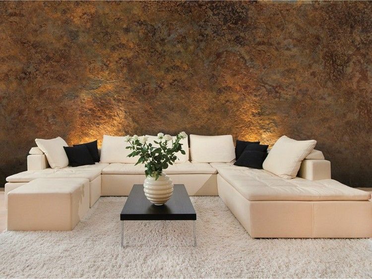 Dekoratívna farba Roxidan v starožitnom vzhľade a pohovke krémovej farby kreatívne-nápady na bývanie-obývačka-stena-dizajn-krémová-rohová sedačka-ROXIDAN-Colorificio-San-Marco