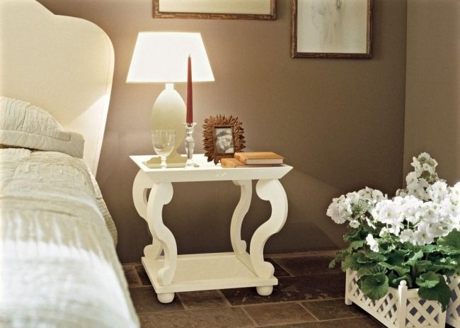 leeds nočný stolík klasické línie slonovinová minacciolo leeds nočný stolík klasické slonovinové minacciolo