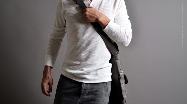 2násobná neutrálna taška na notebook sivá taška cez rameno 2násobná, neutrálna, kožená taška na notebook, sivá taška cez rameno