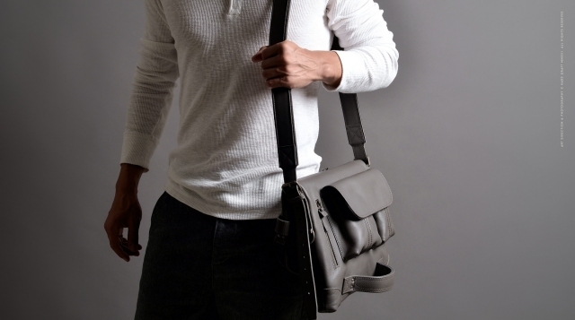 2násobná neutrálna kožená taška na notebook cez rameno 2unfold-neutrálna-koža-laptop-taška-taška cez rameno