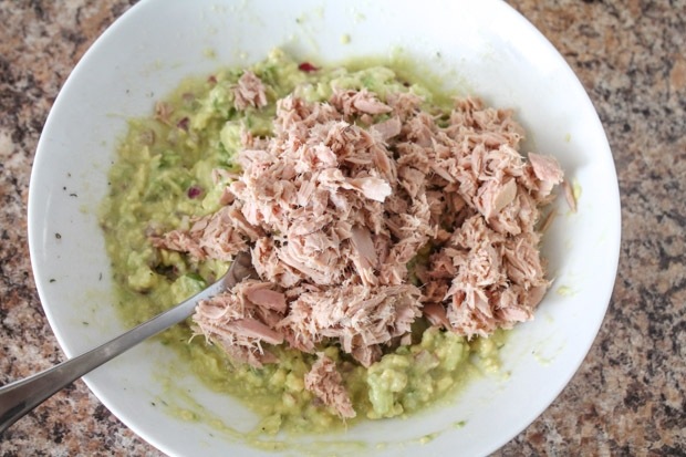 Avokádo-tuniakový šalát-recepty-bez-sacharidov-zdravé-schudnite
