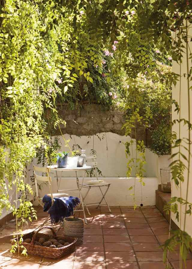 terasa dizajn toskánsky nádych prírodný kameň stena terakotová dlažba dizajn terasy-toskánsko-vkus-prírodný kamenný obklad-terakotová-dlažba