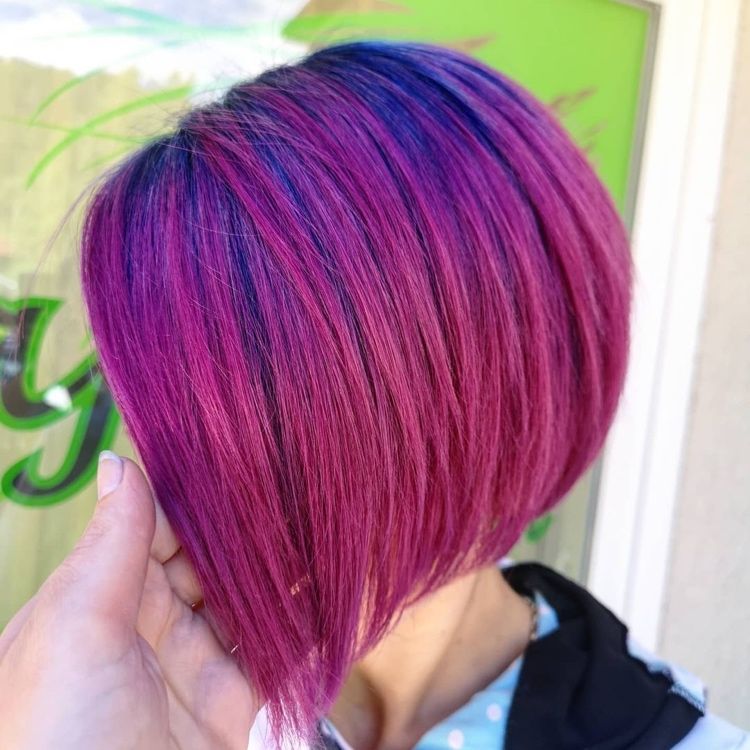 Farba vlasov fuchsia pre krátke vlasy