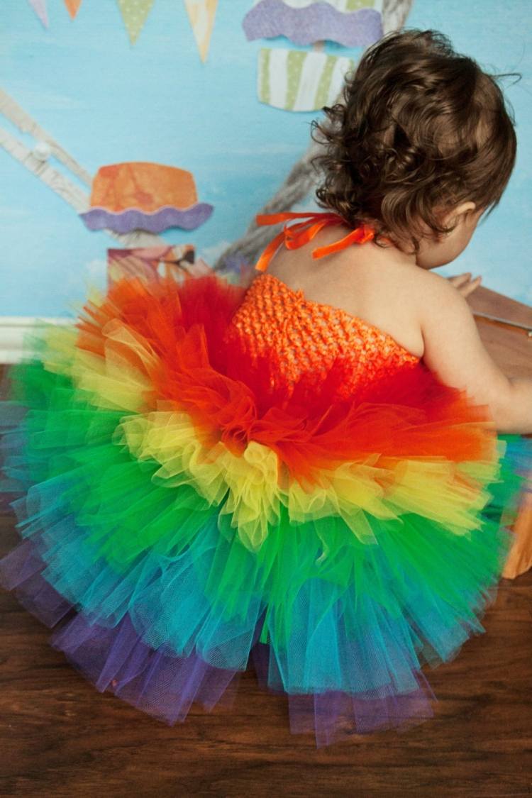 roztomilé tutu v dúhových farbách pre malé dievčatko karnevalové kostýmy-deti-make-up-drotárstvo-nápady-batoľa-dievča-tutu-dúhové farby