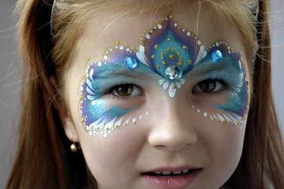 karnevalové kostýmy deti maskujú líčenie karnevalové kostýmy deti modrá maska