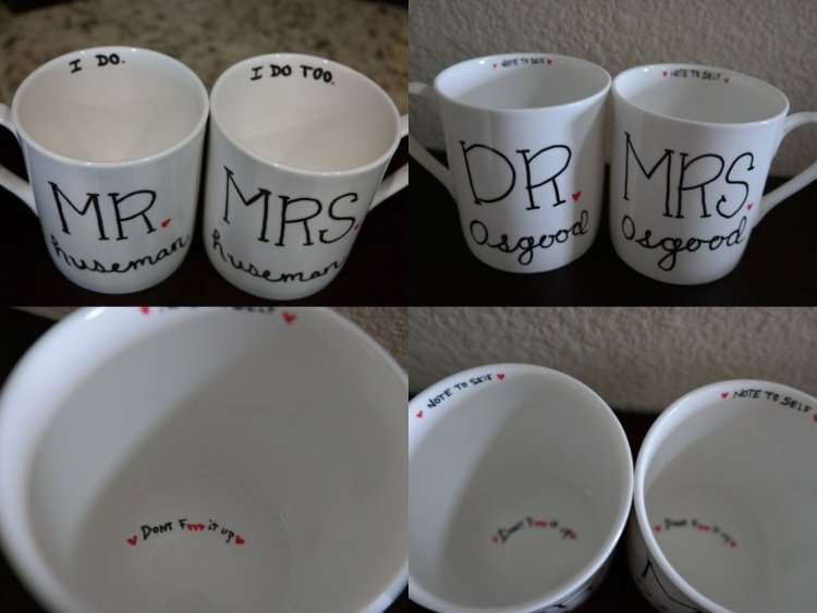 Vyrobte si kreatívne šálky k raňajkovej káve vo dvojici Nápady na svadobné darčeky -mugs-mr-mrs-creative-diy-wess-pen-writing