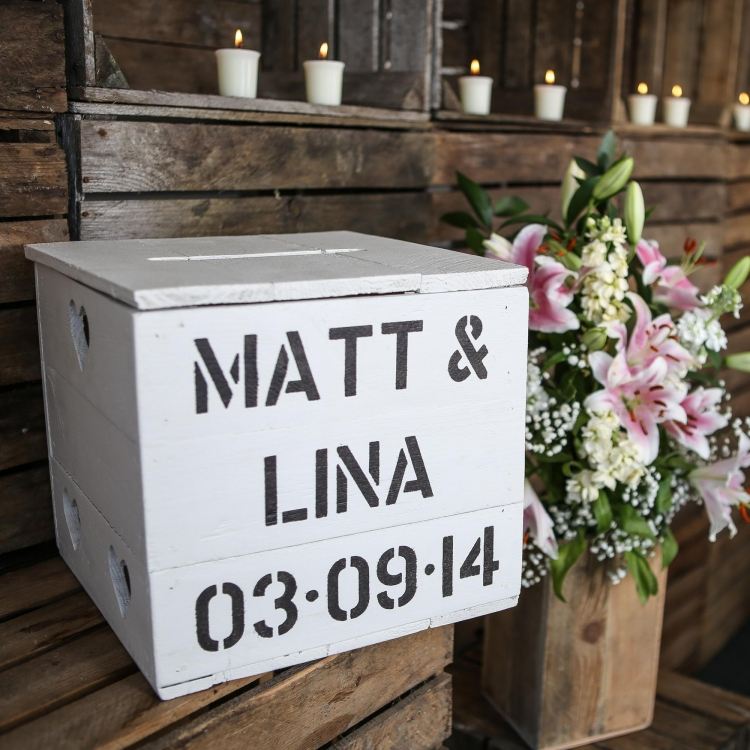 Drevená krabička na darčeky peňazí namiesto púzdra na peniaze nápady na darčeky-svadobné-box-karty-obálky-peniaze-šťastie-priania-drevo