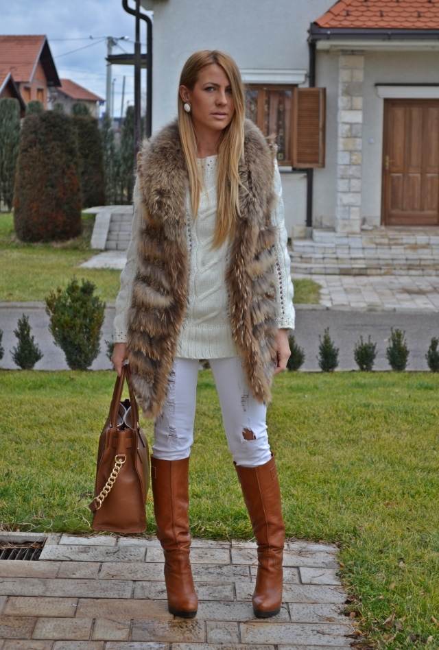 outfit-kožušinová vesta-zara-sveter-hádajte-džínsy-biela