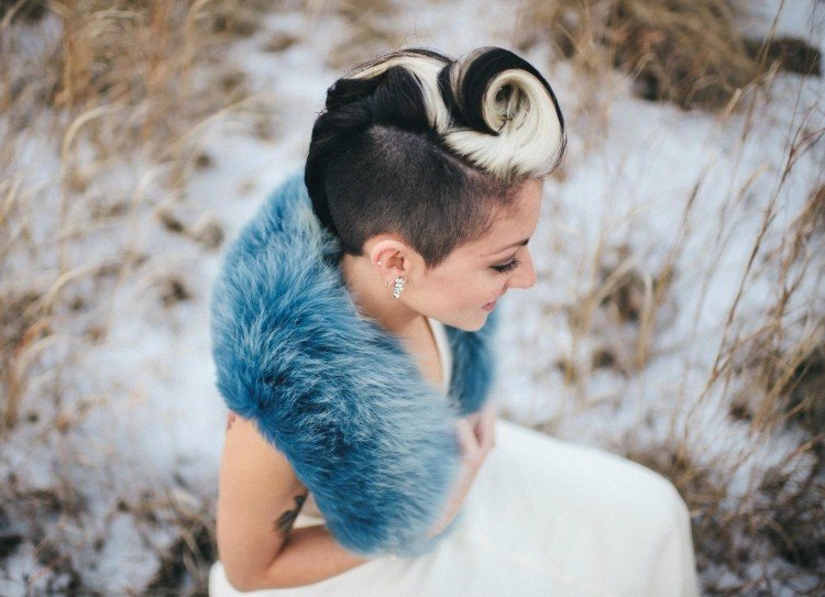 dve farby vlasov - blond a čierna a podrezaný účes Svadobný účes s podrezanými nápadmi na skrátené farby vlasov