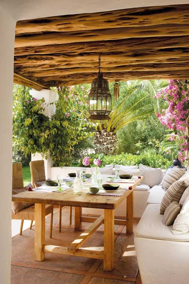 nápady na terasu dizajn rohová sedačka drevo jedálenský stôl orientálna lampa terasa-nápady-dizajn-rohová sedačka-drevo-jedálenský-stôl-lampa-orientálna