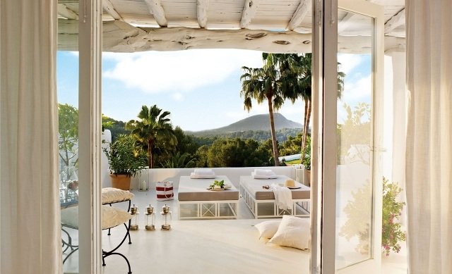 Vytvorte nápady na terasu, relaxujte pri masážnych ležadlách Nápady na vytvorenie masážnych lehátok na terase, chill-out oblasti