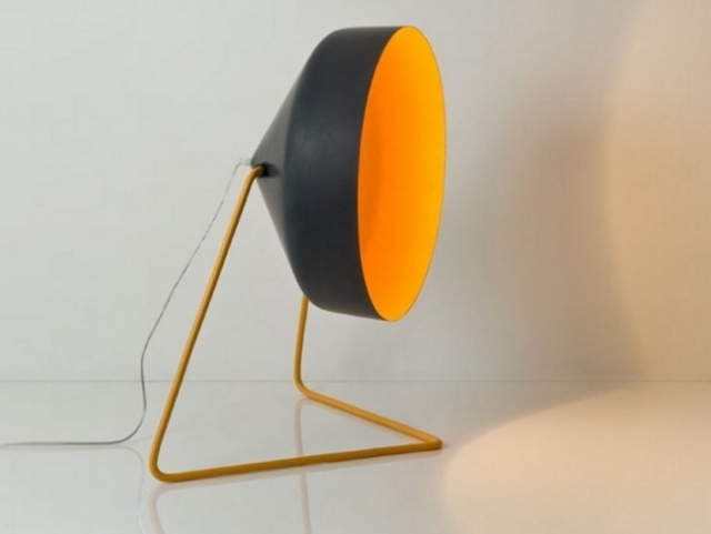 Živicová stojanová lampa-čierny žlto-kovový rám-cypres f-lavagna in-es Lampa-čierno-žltý-kovový rám-cypres f-lavagna in-es