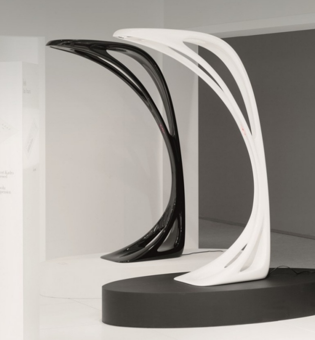 zaha hadid dizajnová geniálna stojanová lampa-minimalistická čiernobiela zaha hadid hravá dizajnová geniálna stojanová lampa-puristická čiernobiela