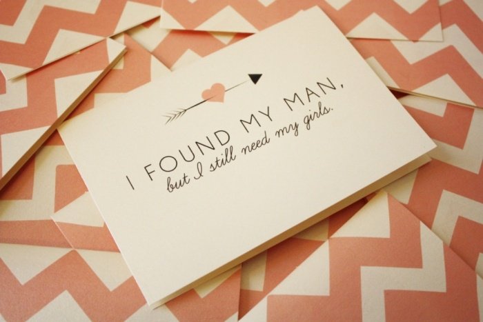 Jednoduchá, ale účinná pozvánka pre družičky svadobné-pozvánky-pre-družičky-šípky-dekorácie-kutilstvo