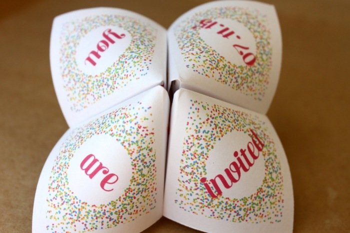 Svadobné oznámenia origami lapač cootie originálne-pozvánky-na-svadbu-origami-cootie-catcher