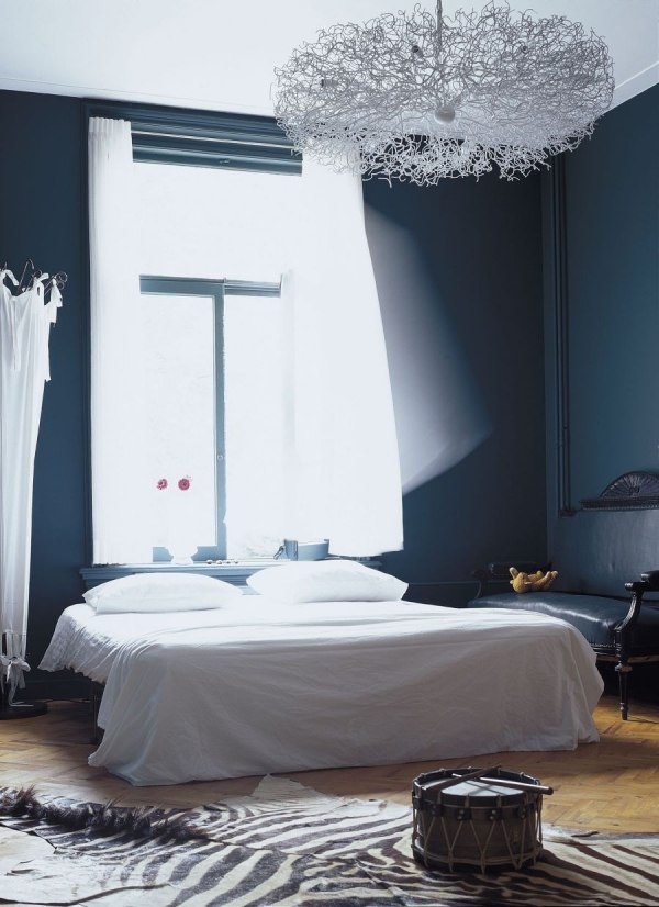 Značkový van Egmond dizajnový luster biely spálňový kov Značkový lustr van Egmond biely kovový